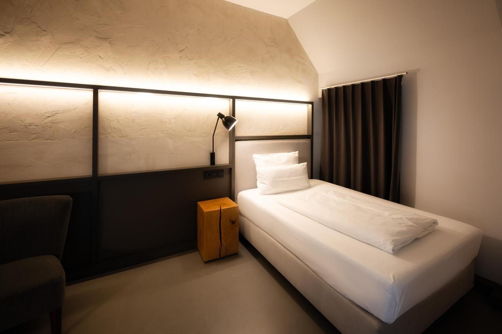 Cloud No7 Lofts Aparthotel Stuttgart Room photo